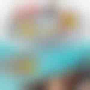 Ideāla peldbaseina peldoša paliktnis dzērieniem | FLOATPLATI